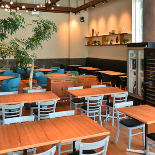 ロイヤルガーデンカフェ&タバーン_2