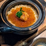 炭火焼鳥と一口餃子 TORA鶏YA - 鮭の親子土鍋めし