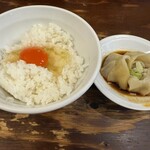 煮干しらーめん玉五郎  - ランチセット、（たまごかけご飯、水餃子）