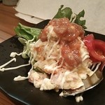 ポテトサラダ　酒盗掛け　おいしいポテサラに塩辛があう！