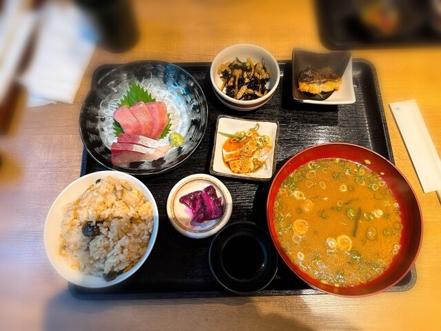 Gyoshoku Dokoro Kazutoyo Dosho Ten