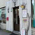 中華そば カリフォルニア - お店入り口