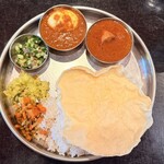 インド食堂 チャラカラ - 料理写真:ランチプレート2種盛 チキンカレー，エッグマサラ ¥1,200