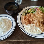 洋食　ひなた - チキン南蛮。量だけって感じかなー