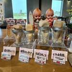 深谷テラス ヤサイな仲間たちファーム レストラン - キユービー商品の試食もできます