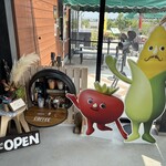 深谷テラス ヤサイな仲間たちファーム レストラン - レジ脇にはヤサイな仲間たちも