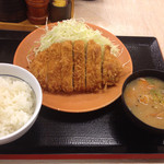 かつや - ロースカツ定食745円。ミニ豚汁付き。