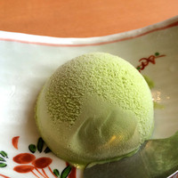 紀尾井 なだ万 - デザートの抹茶アイスクリーム。本物の抹茶を使用していて香り高いです。
