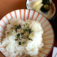 紀尾井 なだ万 - ご飯はちりめん山椒がかかっています