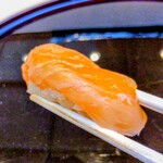 THE SUSHI TOKYO 旬 - サーモンリフト