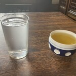 藤屋食堂 - 冷たくはない水とヌルいお茶w
      知覚過敏のオッサンにはチョードエエ温度や^ ^