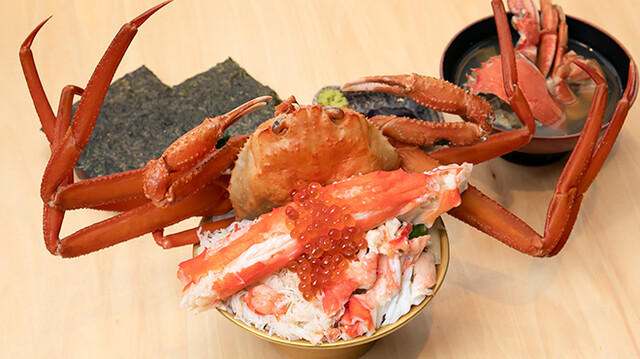 3大蟹食べ比べ丼