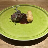祇をん 段ばた - ジャガイモとタマネギが入ったコロッケ風？とサーロインステーキ