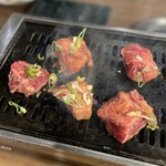 黒毛和牛×焼肉食べ放題 牛丸 - 