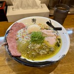 広島牡蠣と和牛ラーメン 衝青天 - 