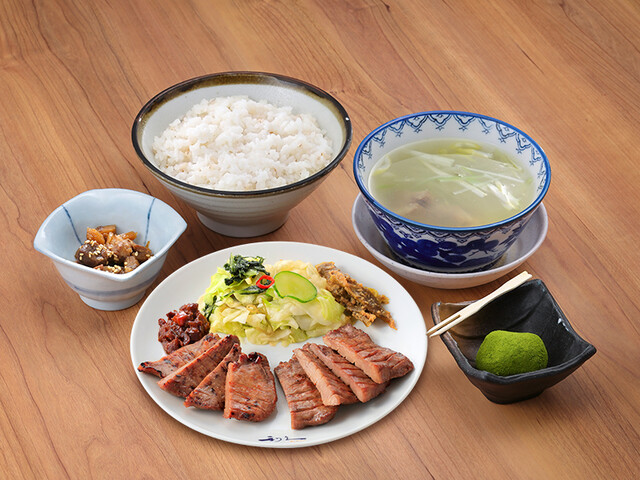 牛たん炭焼き 利久 東口分店（ぎゅうたんすみやき りきゅう） - 宮城野通（牛タン）の写真