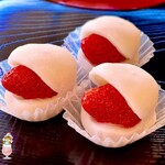 御菓子司　福岡屋  - いちご大福【小粒@270円☆【中粒】@300円☆【大粒@330円✨.ﾟ･*..☆.｡.:*✨.☆.｡.:. *:ﾟ