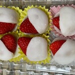 御菓子司　福岡屋  - 【いちご大福〗☆【上段右】【小粒】@270円
☆【下段右】【中粒】@300円
☆【上段左・中・下段左・中】【大粒】@330円



