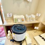 ⼿打ちと創造 はなまるうどん - 店内_2025年8月