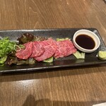 じなんぼう - 極上和牛炙り牛刺し※写真は炙り前