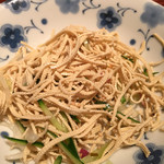 麻辣王火鍋 - ネギ油と豆腐の和え。マストオーダーの前菜