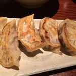 麻辣王火鍋 - 絶品、焼き餃子