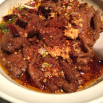 麻辣王火鍋 - 常連さんが必ずオーダーする牛肉の激辛煮込み