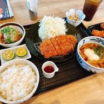 かつ庵 - 料理写真:“すだちおろし熟成80gロースかつ定食”と“大海老フライ”と“から揚げ1コ”