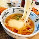 かつ庵 - “味噌汁”を“梅とろろ小うどん”に変更！“うどん”は冷凍の割には“コシ”があり美味しいです♪