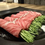 焼肉ホルモン 風土. - 芽ネギ和牛焼きしゃぶをポン酢で