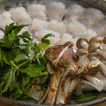 酒ばぁー割烹 わき家 - はもと松茸のしゃぶしゃぶ