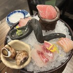 炉端焼き燻銀 - なんと突き出しがお刺身