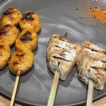 ワイン÷炭火焼き酒場cacco - つくねのたれ焼き/カマンベールチーズ