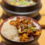 四川料理 川覇王 - 陳麻婆豆腐　1298円 白飯　286円