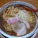 栄昇らーめん - しょっつるらーめん（700円）、大盛（＋50円）※水曜限定