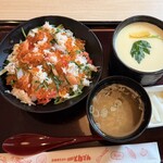 和食レストランとんでん - 料理写真:オホーツク丼 ビック茶碗蒸し