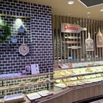 パンタジー - コープ西明石店内ベーカリーコーナー（平日19時半頃）
