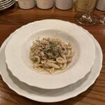 ジロトンド - 3皿目
      ストロッツァプレーティー真鰯とウイキョウのパスタ。