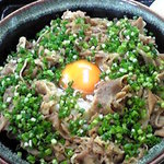 手打うどん くうかい - 常連特別料理！冷やし肉釜玉！コレ頼むと店内混乱するから控えて下さいｗｗ