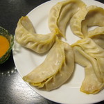 ネパール家庭料理 ホワイトヒマラヤ - 野菜モモ　￥550