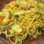 ネパール家庭料理 ホワイトヒマラヤ - チキンチョウミン　￥750
      