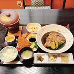 魚平 - 本日の煮魚　1500円・大アジフライ　360円