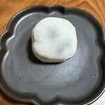 だんごや 萌音 - 豆大福