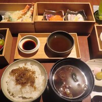 日本料理　「十二颯」 ヒルトン東京 - 三段重の展開バージョン