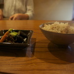 魚菜料理 縄屋 - 横から