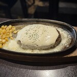 酒喰BAR町 - ■自家製手ごねハンバーグ ガーリックマヨネーズ  ¥1.045（150g）