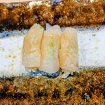 THE SUSHI TOKYO 旬 - ヒラメ昆布締め食べ放題おかわり3貫