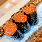 THE SUSHI TOKYO 旬 - イクラ軍艦食べ放題おかわり3貫アップ