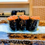 THE SUSHI TOKYO 旬 - イクラ軍艦食べ放題おかわり3貫