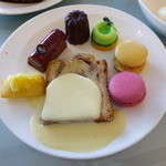 Four Seasons Hotel Hong Kong  - 